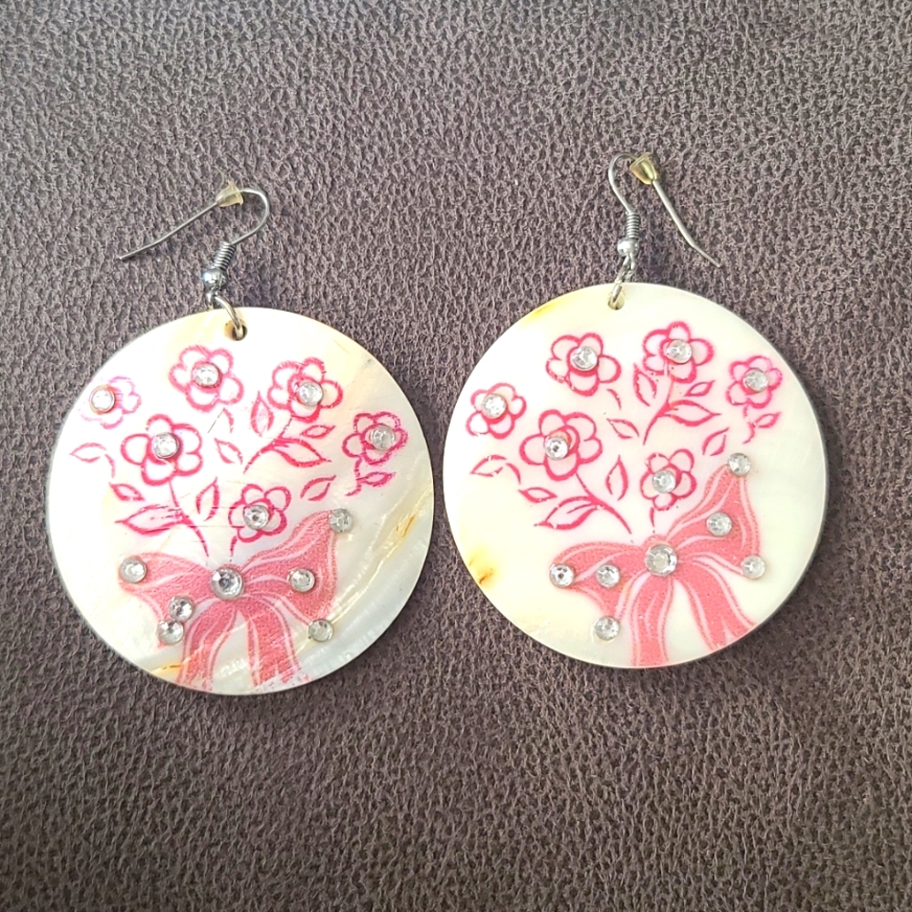 Round Earrings with pink & rhinestone details